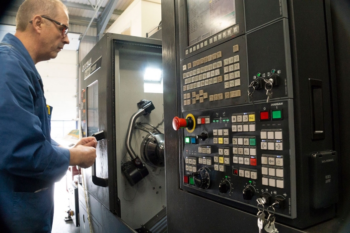 Operator Closing Guard of Precision Engineering Machines